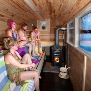 équipe intérieur roulotte sauna